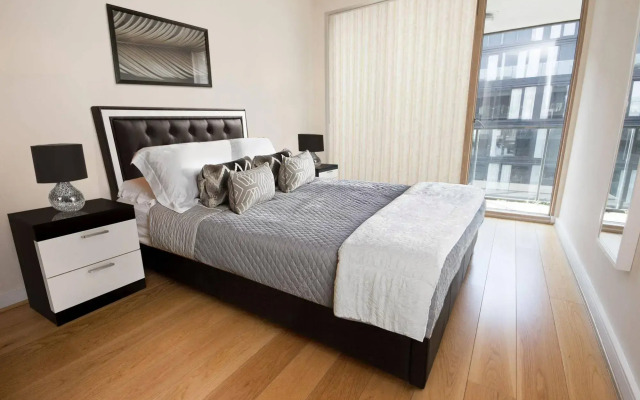 Forbes Street Apartment