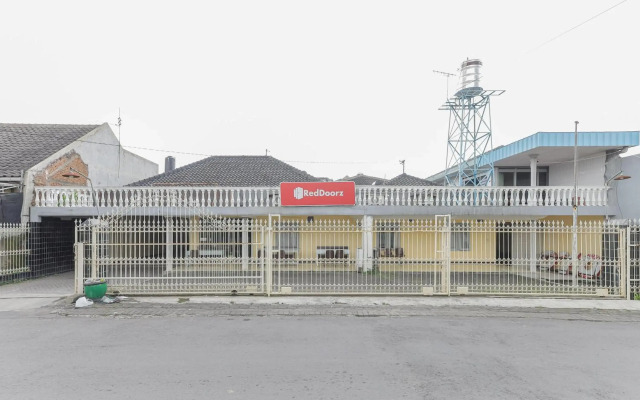 OYO 1289 Cbr Residence