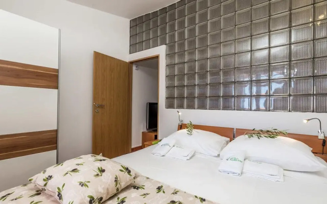Amazing Home in Mandre With Wifi and 1 Bedrooms