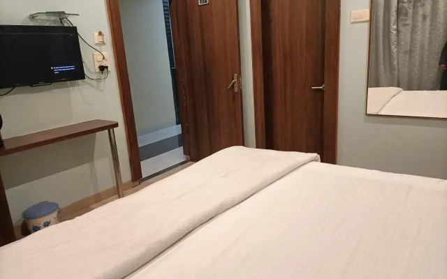 Hotel Paradise Residency