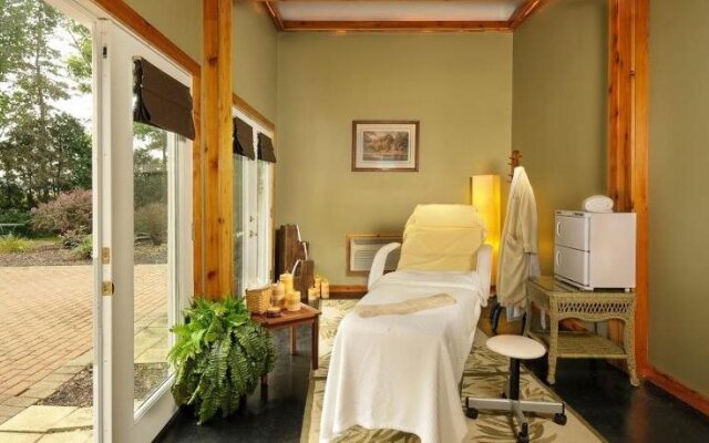 HideAway Country Inn