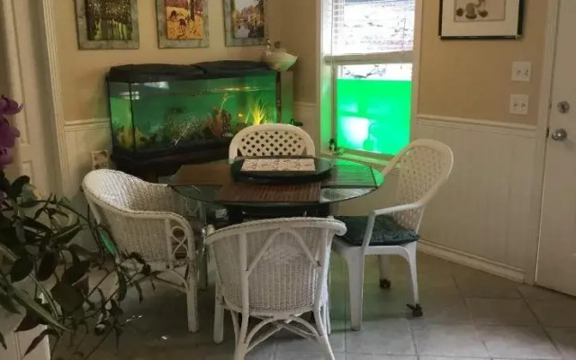 Kelowna Lakeview Cove Bed & Breakfast