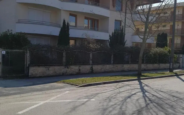 Napsugár Apartman