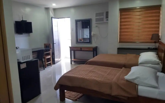 OYO 848 Dona Aurora Condotel