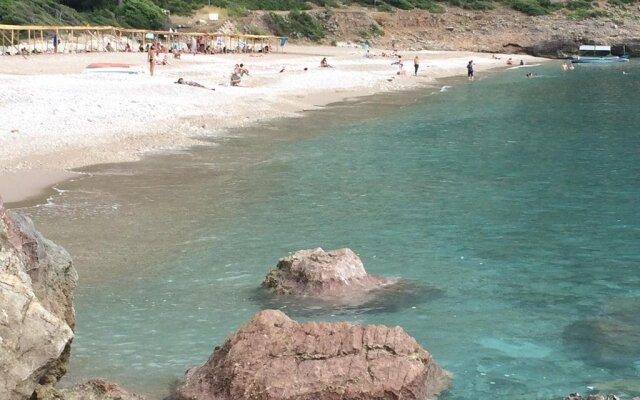 Chakra Beach Kabak