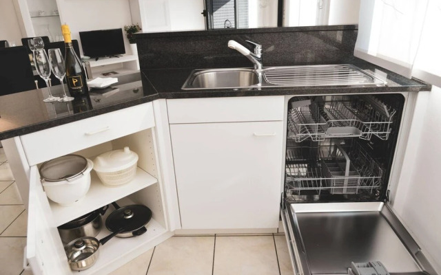 Central City Suite Apartment🧡