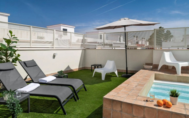 Lola 14 Suite Apartment