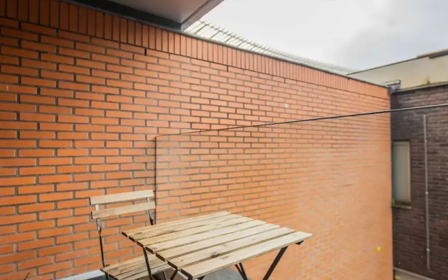 Studio Serviced Apartments With City View