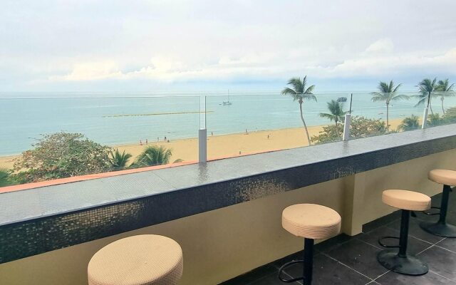 Happy Jomtien - Beachfront