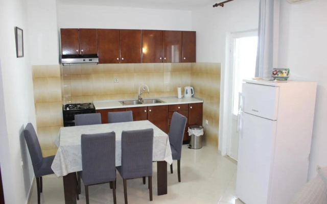 Apartments Ivan & Ana