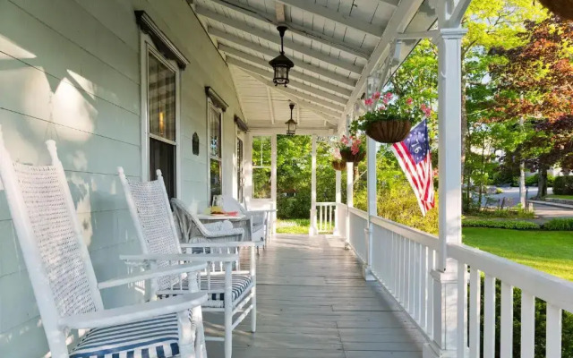 The Elmhurst Inn