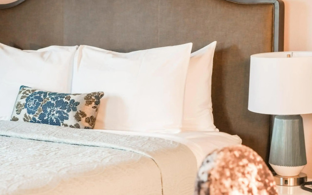 Columbia Gorge Hotel and Spa