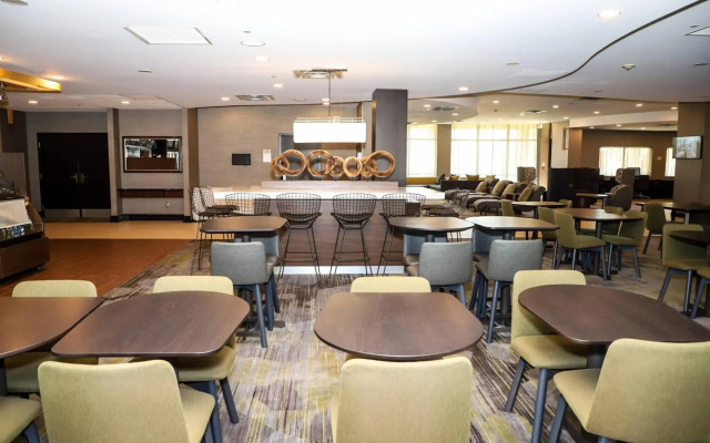 Courtyard by Marriott Toronto Brampton