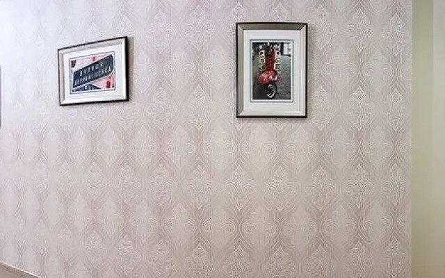 Corona Hotel & Apartments