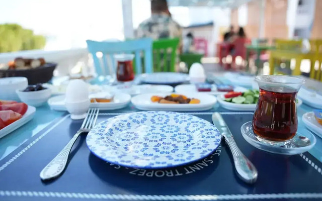 Bahama Art Hotel