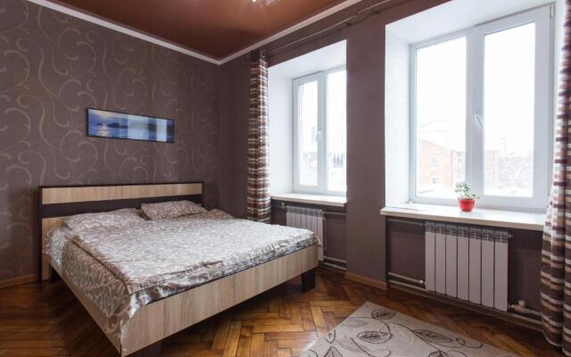 Royal Apartment On Bazhanova 11 A