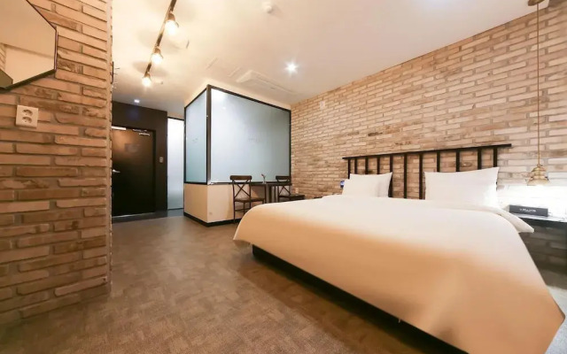 Le Idea Hotel