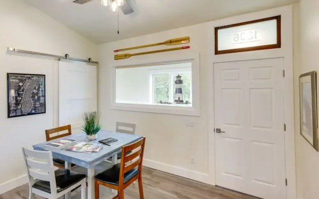 Sheboygan Getaway w/ Deck + On-site Lake Access!