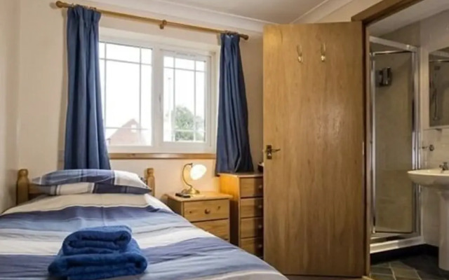 Thorne Central Guest House