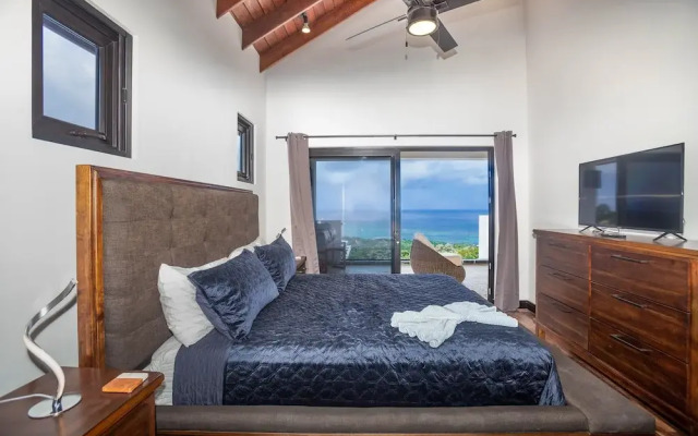 Ocean Pearl 4 Bedroom Home by RedAwning