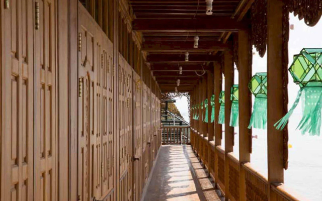 Mandalay Karaweik Mobile Hotel