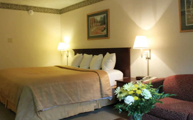 The Royal Inn & Suites