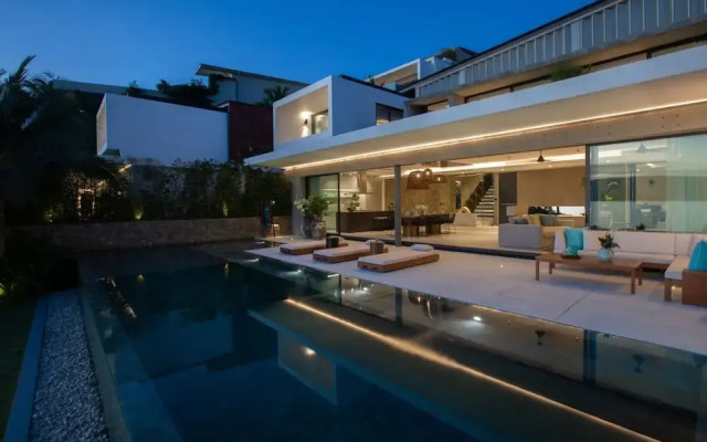 Syrah 3-bedroom Beachfront Villa in Koh Samui