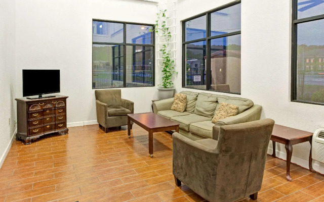 Knights Inn - Cartersville GA