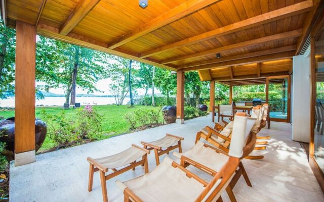 Charming Beachfront Villa on Bangtao