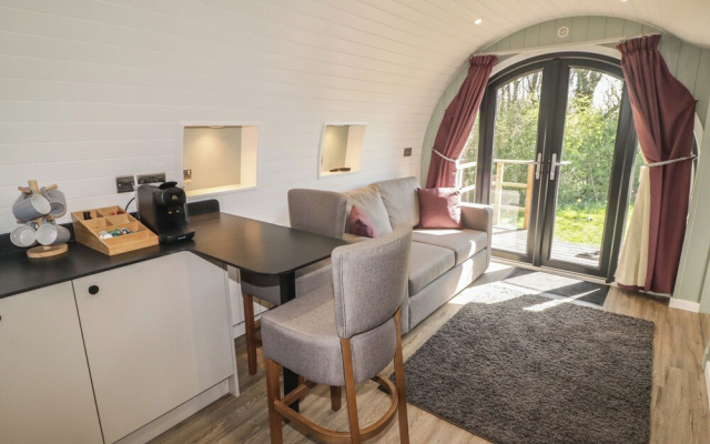 The Hazel Hobbit Pod