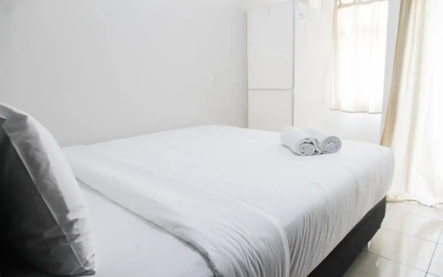 Pool View Studio Apartment @ Springlake Summarecon