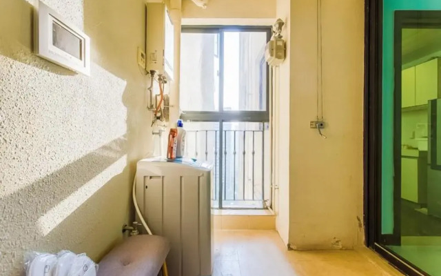 Locals Boutique Apartment Huafa Plaza 15