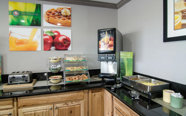 Quality Inn & Suites