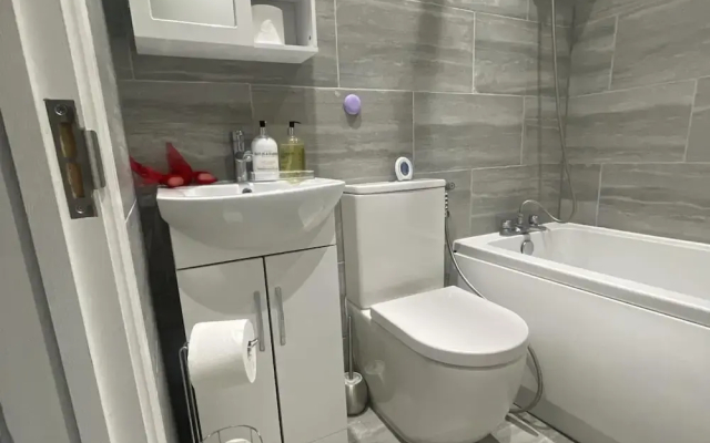 Uppamosluxurious London House With 4 Bedrooms