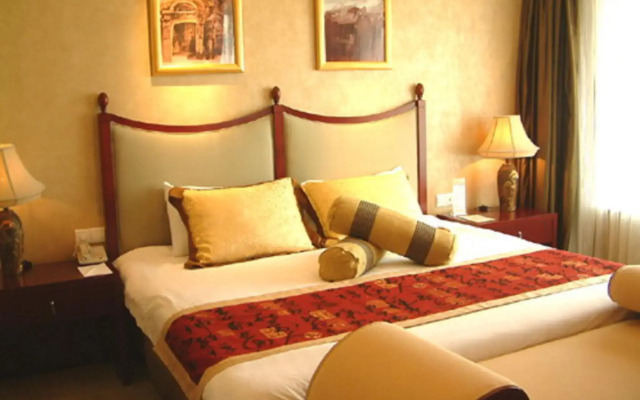 The Bund Riverside Hotel