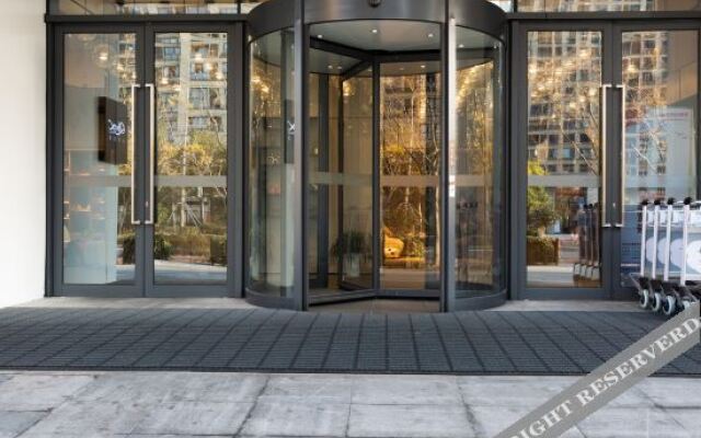 Qbox Hotel