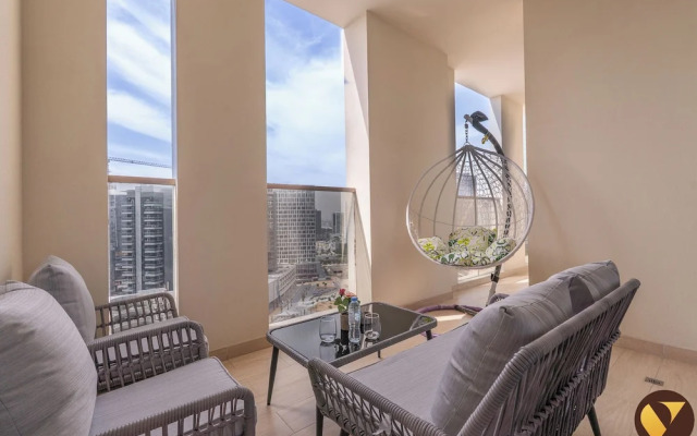 Elegant 2BR Canal View Near Dubai Mall