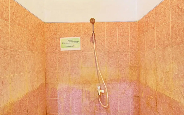 OYO 92759 Penginapan Piji Kembar