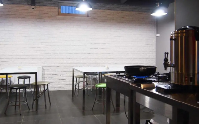 Guest House Opaliha Loft Rooms - Hostel