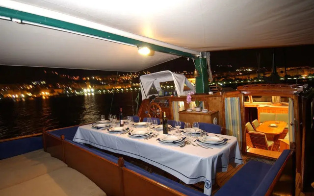 Plaghia Charter Boat&Breakfast