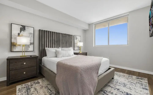Stylish City-View Condo Pool Access