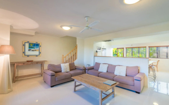 Noosa Outrigger Beach Resort