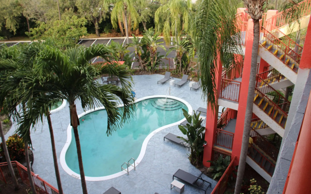Boca Suites Deerfield Beach, SureStay Collection by BW