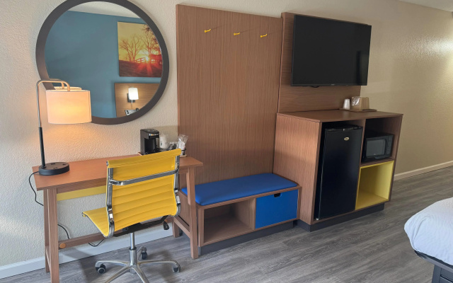 Days Inn & Suites By Wyndham Festus