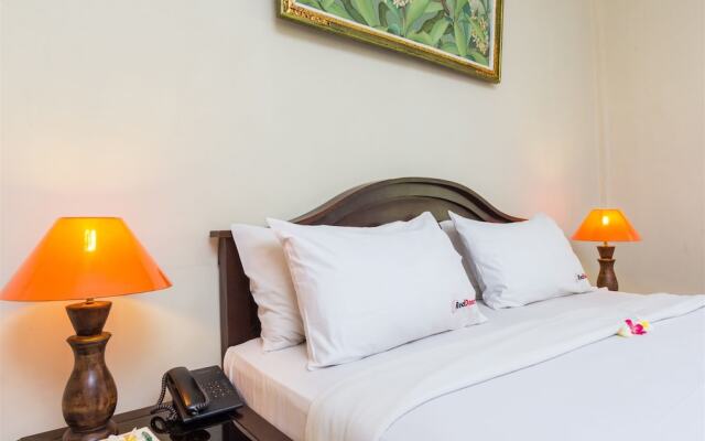 RedDoorz near Petitenget Beach