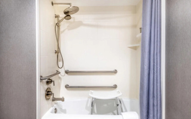 Anaheim Camelot Inn & Suites