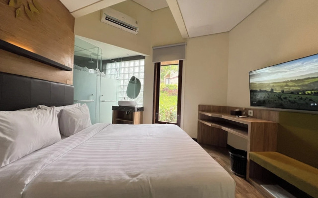 Villa 4-BR Klub Bunga No. 8 Batu Malang