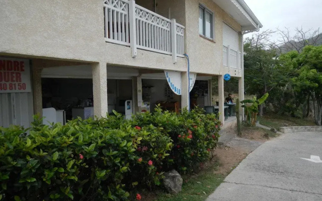 Studio 03 vue mer Orient Bay