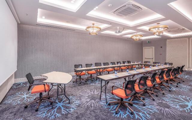 Kirman Calyptus Hotel