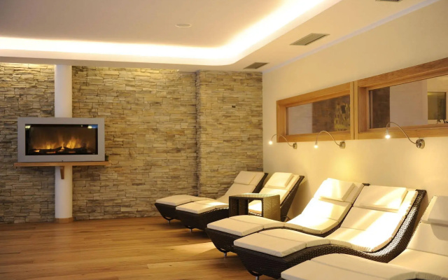 AlpHoliday Dolomiti Wellness